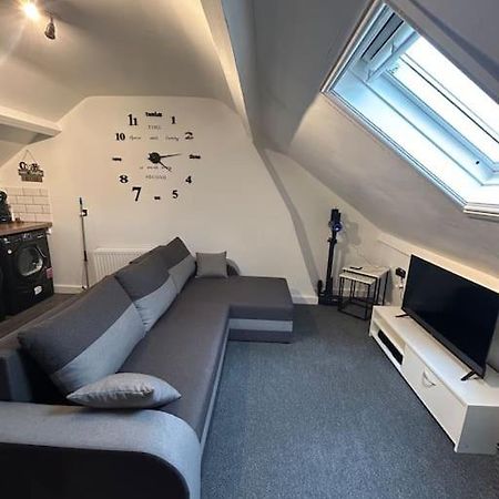דירות לנדרינדוד וולס Rock Park Penthouse מראה חיצוני תמונה
