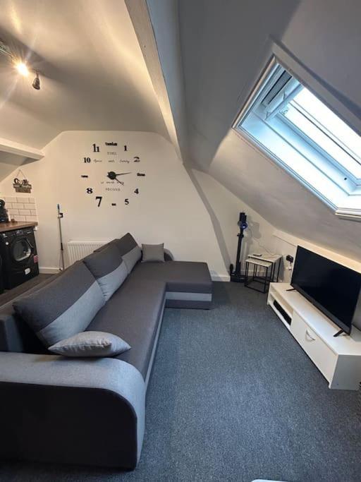 דירות לנדרינדוד וולס Rock Park Penthouse מראה חיצוני תמונה