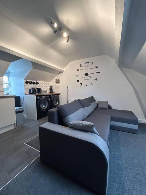 דירות לנדרינדוד וולס Rock Park Penthouse מראה חיצוני תמונה